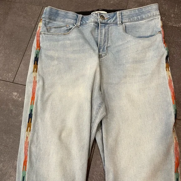 Knox Rose Size 12 embroidered jeans - Picture 3 of 8